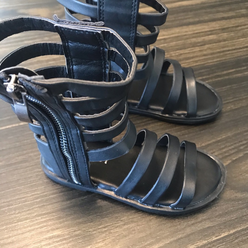 Sandals - Picture 3 of 4